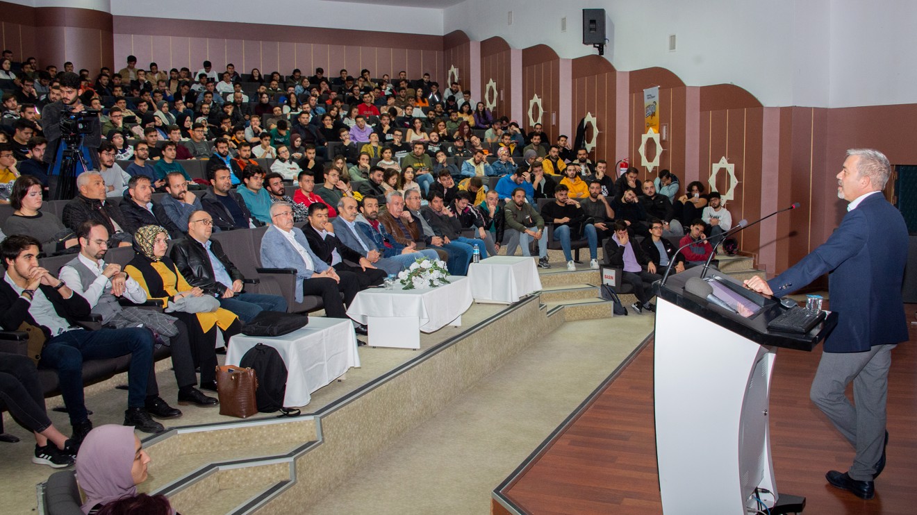 Selçuk Üniversitesinde girişimcilik anlatıldı